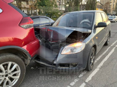 На вулиці Володимира Великого автомобіль Skoda врізався в Nissan