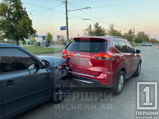 Не витримав дистанції: на Володимира Великого у Кривому Розі зіткнулися два легковики
