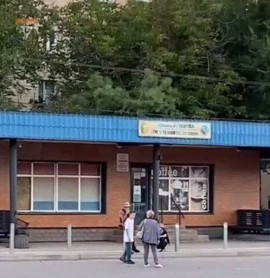Плювалися, кидали пляшки та виривали сумки: на 17-му кварталі скаржаться на поведінку підлітків