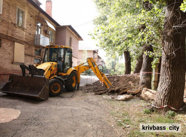 Понад 800 метрів нових труб: у Саксаганському районі Кривого Рогу реконструюють тепломережу