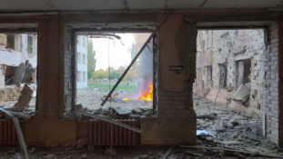 Росіяни вдарили чотирма КАБами по центру Сум, зокрема по будівлі школи, де тривало навчання