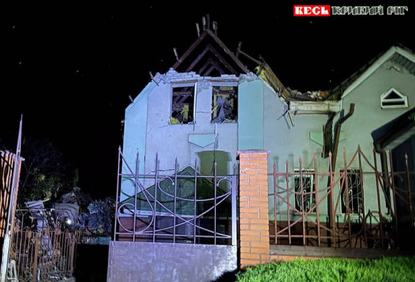 Руйнування після удару шахедами в історичному центрі Кривого Рогу