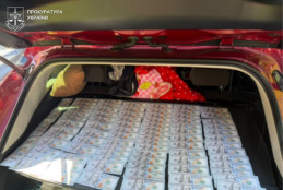 У Дніпрі викрили схему фіктивного бронювання для виїзду за кордон за 8,5 тис. доларів