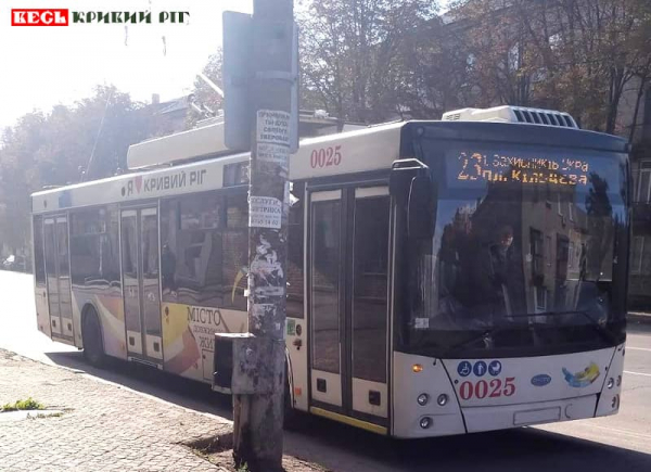 Тролейбус на маршруті №23 в Кривому Розі