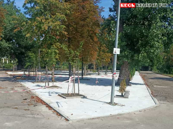 1000 кв. м. газону залито бетоном у парку Мершавцева в Кривому Розі