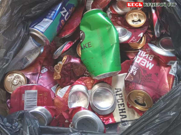 Бляшанки збирають у Криворізькому транспортно-металургійному ліцеї