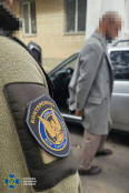 У Вінниці викрили посадовців, які наживалися на легалізації іноземців — СБУ і Нацполіція затримали шістьох
