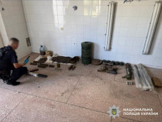 В межах операції проти незаконного обігу зброї правоохоронці виявили на Дніпропетровщині та в інших областях 10 схронів боєприпасів