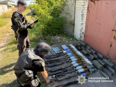 В межах операції проти незаконного обігу зброї правоохоронці виявили на Дніпропетровщині та в інших областях 10 схронів боєприпасів