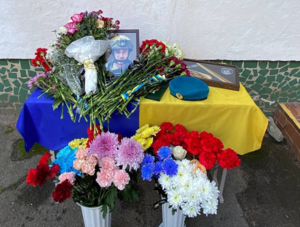 Вічна шана землякам-героям: у криворізькій гімназії увічнили ім`я полеглого випускника