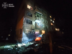 Вночі росіяни завдали чергового удару по Києву: пошкоджено п’ятиповерхівку, є постраждалі