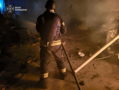 Вночі росіяни завдали чергового удару по Києву: пошкоджено п’ятиповерхівку, є постраждалі