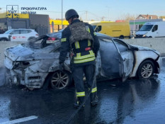 Дрон упав на трасу Київ – Одеса поблизу Чабанів: є загиблі й поранені, горіли цивільні авто