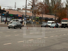 Два автомобілі не поділили дорогу на проспекті Миру