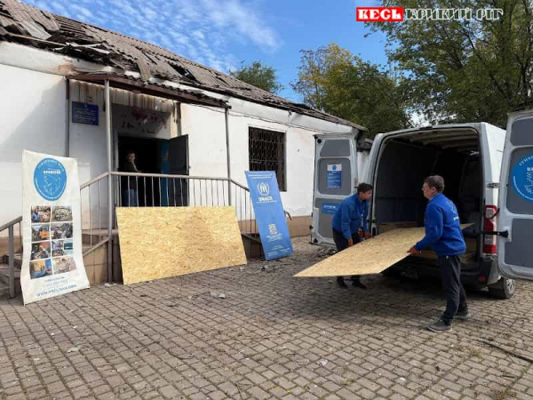 Волонтери Проліски на місці прильоту Бандеролей по лікарні у Кривому Розі