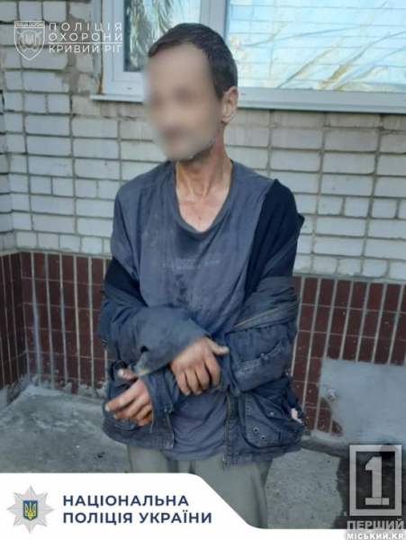 Криворізькі поліцейські охорони затримали чоловіка, який пошкодив вікно та двері лікарні в Жовтих Водах