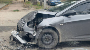 Mercedes не пропустив Hyundai: лобове зіткнення на перехресті в Кривому Розі минулося без постраждалих