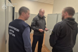 На Дніпропетровщині трьох поліцейських підозрюють у нападі на чоловіка заради грошей