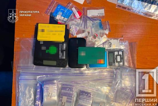 На Дніпропетровщині викрили шістьох ділків, які варили метамфетамін і розсилали його поштою