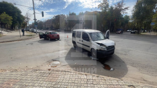 На перехресті поблизу 96-го кварталу не розминулися дві автівки: Skoda та Fiat