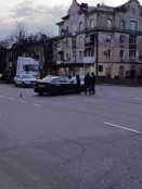 На Ставках у Кривому Розі не розминулися Toyota Camry та Mitsubishi: патрульні встановлюють обставини аварії