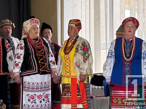 Пісні крізь покоління: у Кривому Розі хор «Жартівниці» виступив до Дня української писемності та мови