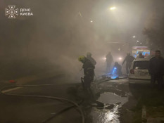 Пожежі у двох районах Києва внаслідок російських обстрілів: інформації про постраждалих немає