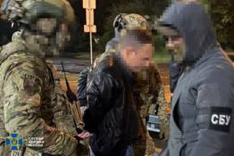 Правоохоронці затримали криворіжця, який намагався перевезти за кордон військовозобовʼязаних
