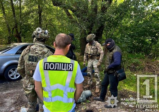 Продав партію зброї та понад 3,5 тисячі набоїв: у Дніпрі затримали киянина