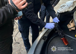 Продав шість одиниць зброї та понад 3,5 тисячі набоїв за 250 тисяч гривень — у Дніпрі затримано підозрюваного