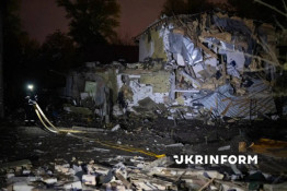 Росія вночі атакувала Київ: 15 постраждалих, серед них двоє дітей, пошкоджено метро та автомобілі швидкої допомоги