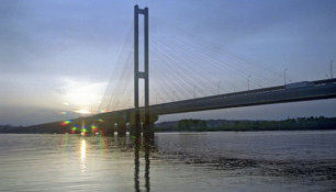 Російський дрон знову вдарив по Південному мосту в Києві