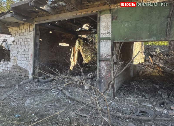 Руйнування від удару Бандеролями на території лікарні у Кривому Розі