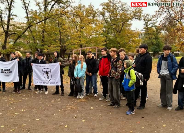 Майстер-клас з воркауту для молоді Гірничого коледжу провели в Кривому Розі