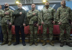 У Кривому Розі відзначили річницю створення 77-ї аеромобільної бригади ДШВ та нагородили військових