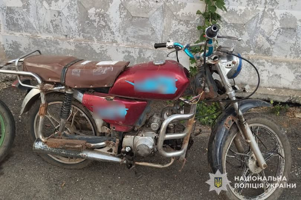 У Криворізькому районі поліцейські викрили 18-річного хлопця, який викрав мопед із чужого подвір'я