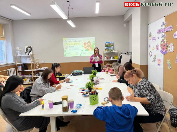 Тренінг &laquo;Батьківство без стресу&raquo; пройшов в Апостолівській громаді Криворіжжя
