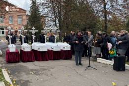 У Радушному попрощалися з п’ятьма дітьми родини Воронових, які загинули внаслідок російського ракетного удару
