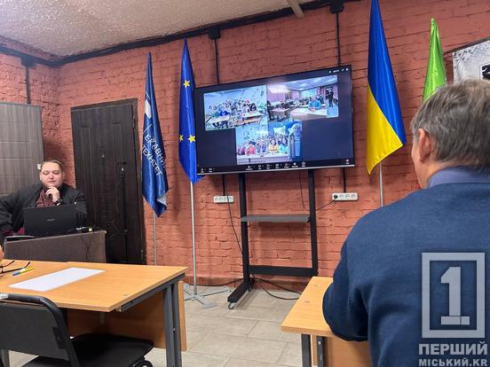 В укритті та двома голосами: у криворізькому ДУЕТі написали Радіодиктант національної єдності